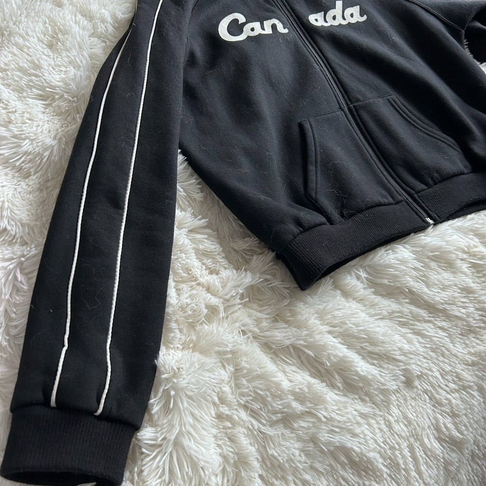Roots Black Jacket with White and Burgundy Canada Crest - Picture 6 of 9